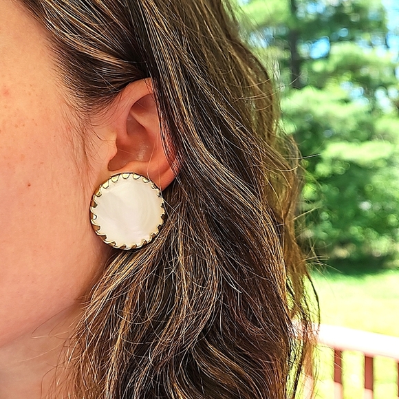 Sara Coventry Vintage Gold and Mother of Pearl Earrings - Picture 7 of 7